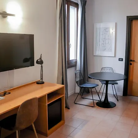 Sensole Contemporanea 3* Monte Isola