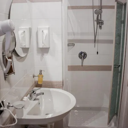 Sensole Contemporanea 3* Monte Isola