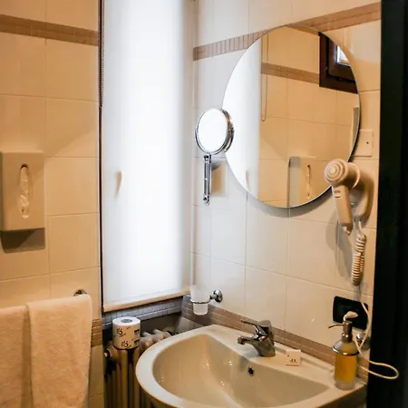 Sensole Contemporanea 3* Monte Isola